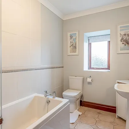 The Stables - Uk49964 *